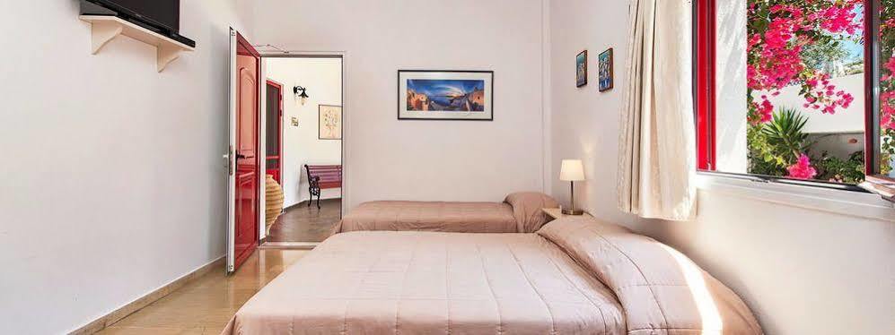 Pension The Flower Foinikia  Exterior photo